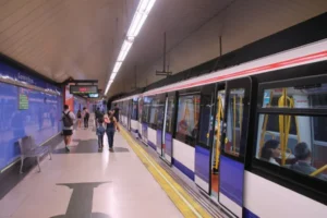 Come muoversi a Madrid: metro, bus, taxi, Cercanías e abbonamenti turistici