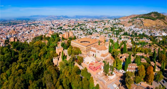 Veduta aerea dell’Alhambra e di Granada