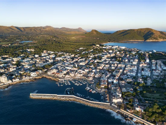 Vista aerea di Cala Ratjada a Maiorca