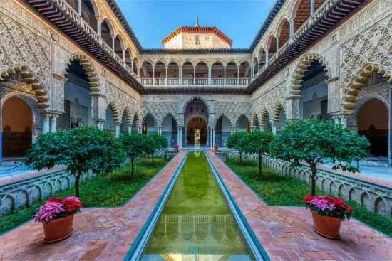 Uno dei cortili del Real Alcázar di Siviglia
