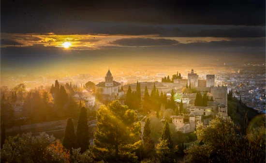 L’Alhambra di Granada al tramonto